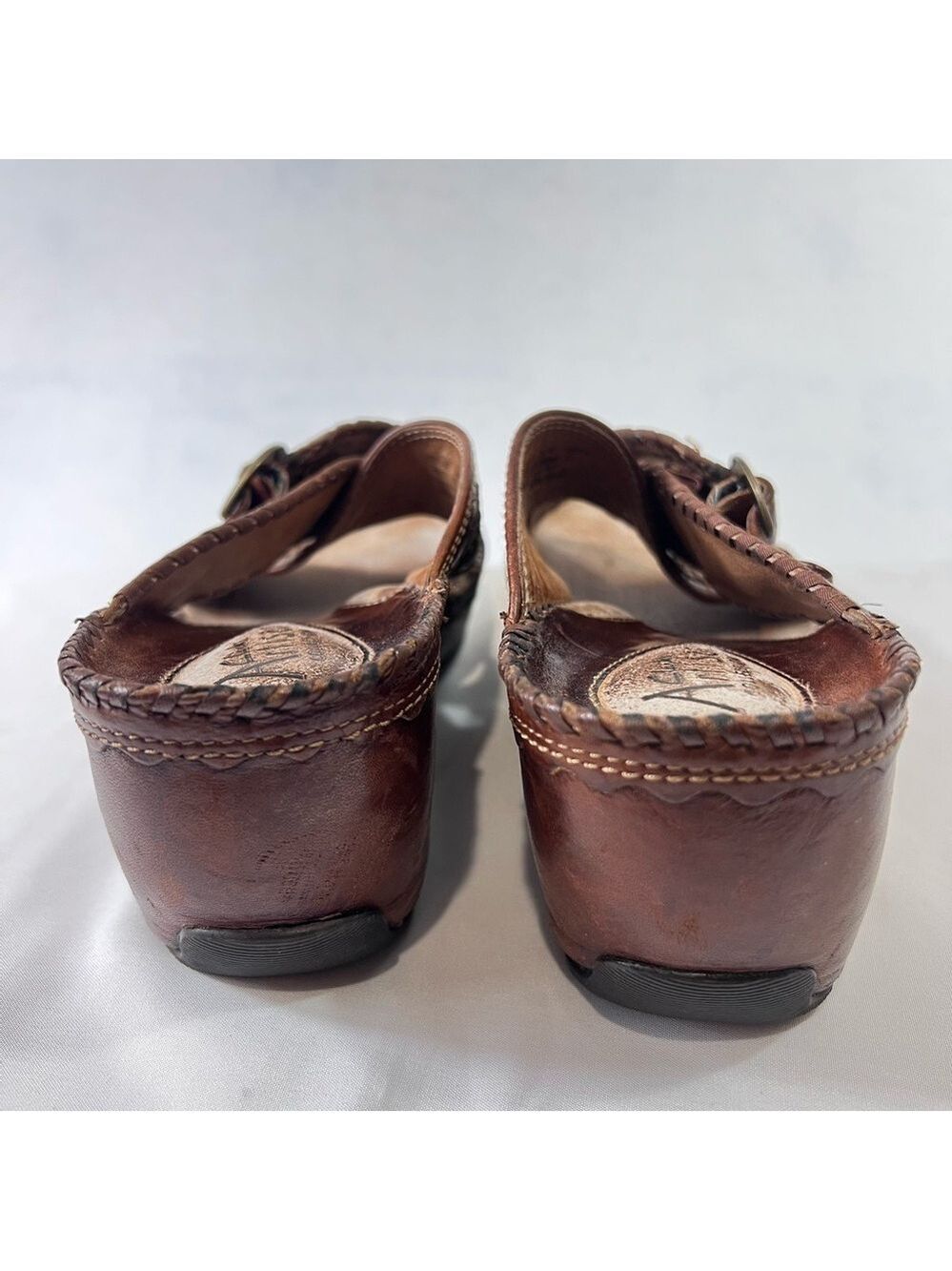 Clarks Artisan Brown Leather Wedge Sandals Sz 6 1/2 M Criss-Cross Straps Buckle - Picture 4 of 11